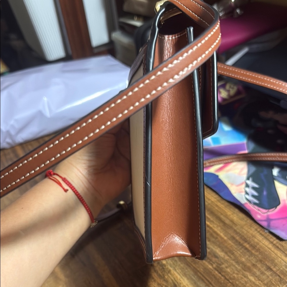 Burberry Tan and Cream Crossbody Bag with Flap Closure - Picture 7 of 9